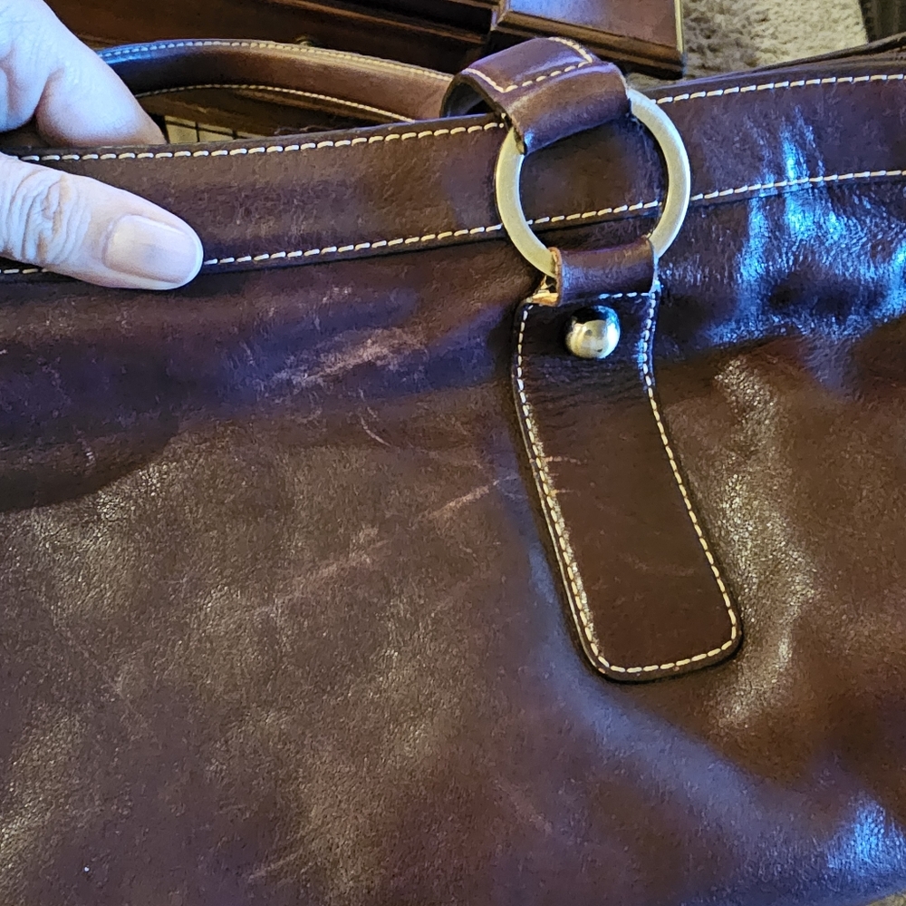 Gorgeous leather bag by Nordstrom. - Picture 3 of 7